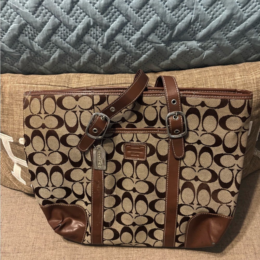 Vintage Coach Brown Leather Shoulder Bag - ***Wear and tear on straps - see pic